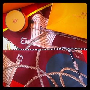 💯Hermès Silk Twilly